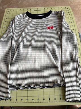 Old Navy Black and White Striped Long Sleeve Top